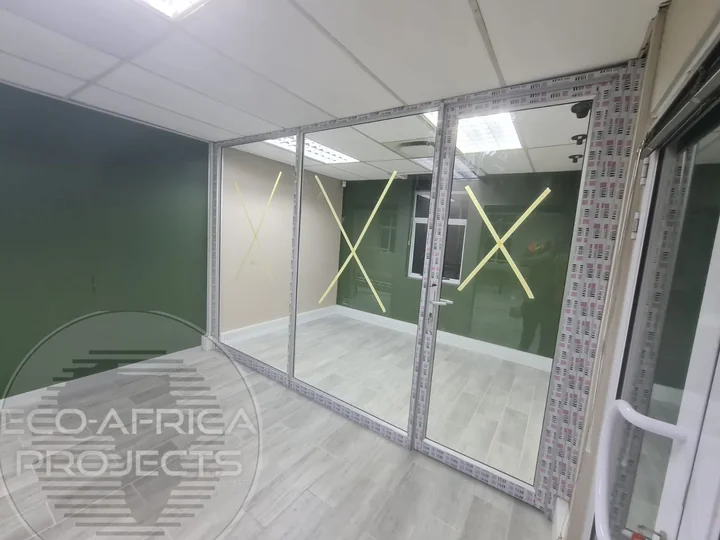 Aluminium-framed office partitions and doors